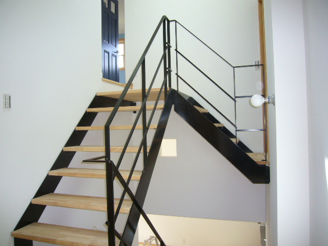 2.5階の家オーダー鉄製階段